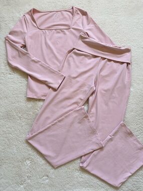 Trendy Queen Lounge Set - Soft Light Pink Leggings & Top S